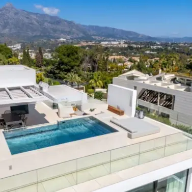 Venta de casa pareada en Nueva Andalucía