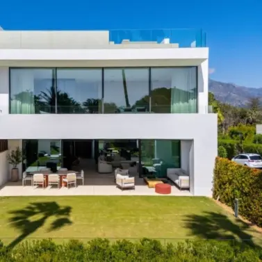 Venta de casa pareada en Nueva Andalucía