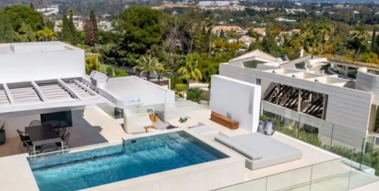 Sale of semi-detached house in Nueva Andalucía 1