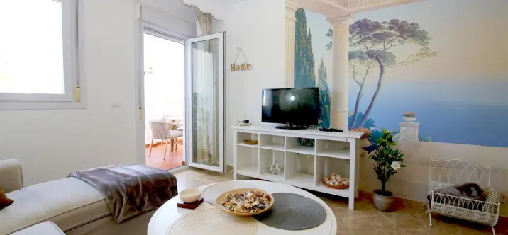 Short-term rent of middle floor apartment in Estepona 3