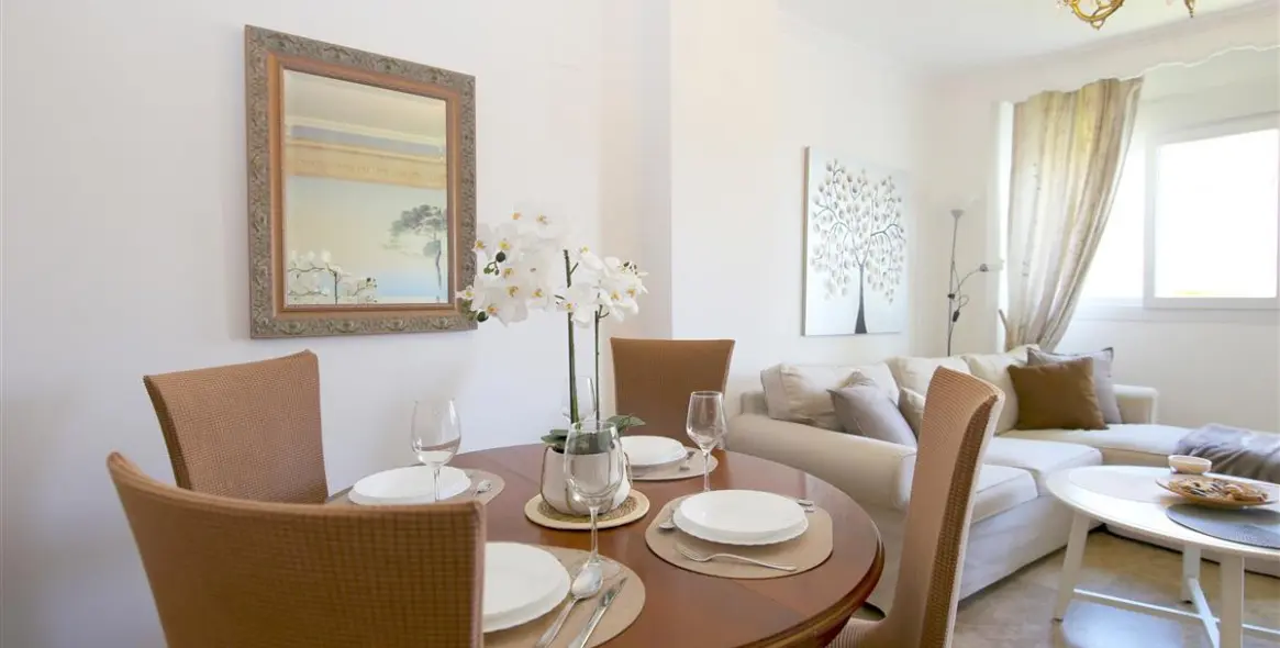 Short-term rent of middle floor apartment in Estepona 5