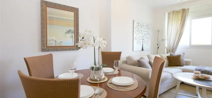 Short-term rent of middle floor apartment in Estepona 4