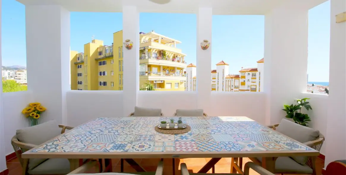 Short-term rent of middle floor apartment in Estepona 10