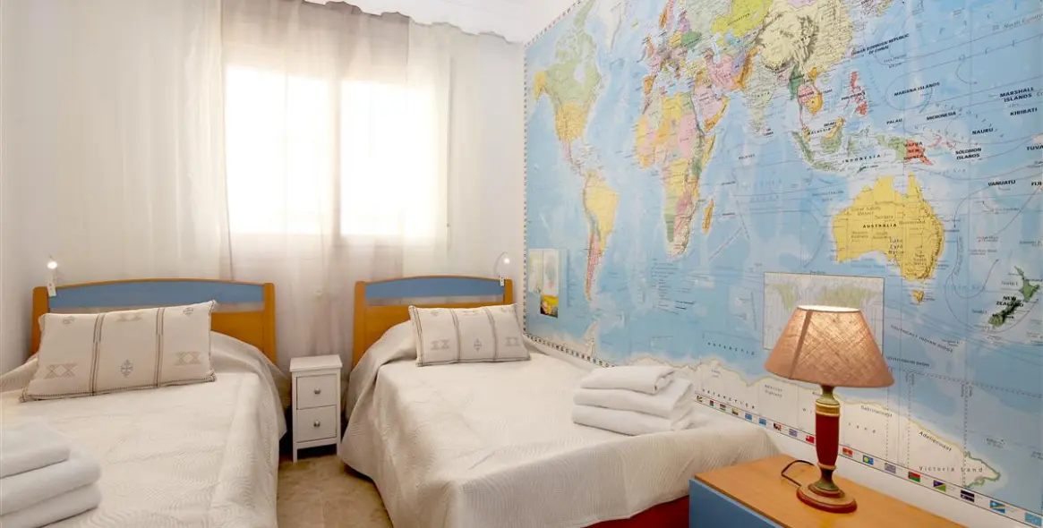 Short-term rent of middle floor apartment in Estepona 18