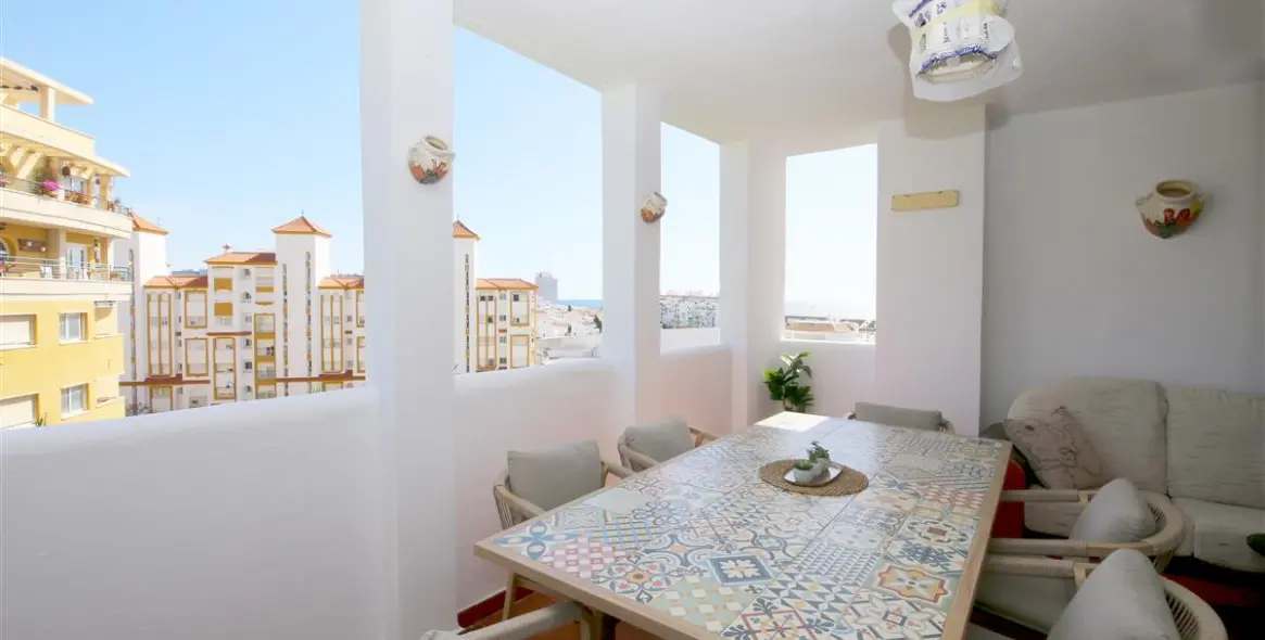 Short-term rent of middle floor apartment in Estepona 19