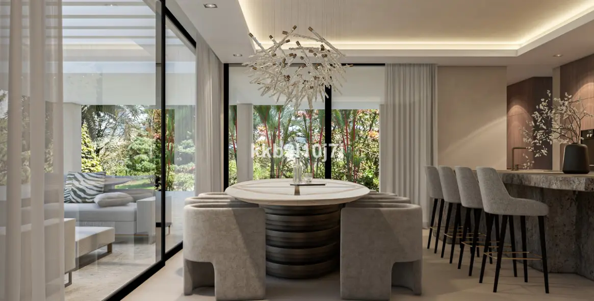 Venta de villa independiente en Nueva Andalucía 8