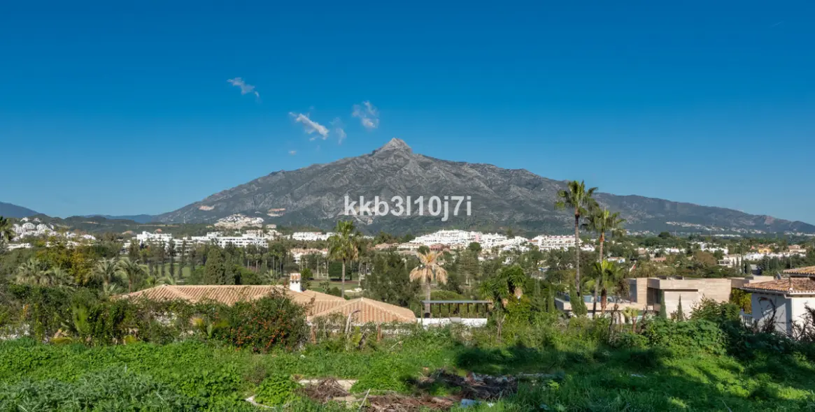 Venta de villa independiente en Nueva Andalucía 16