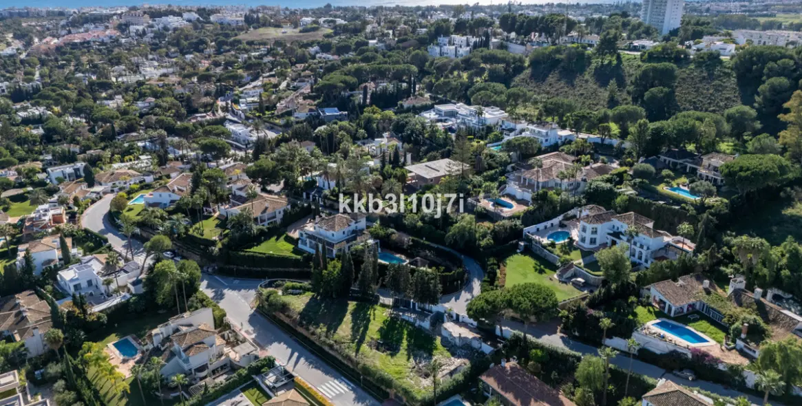 Venta de villa independiente en Nueva Andalucía 18