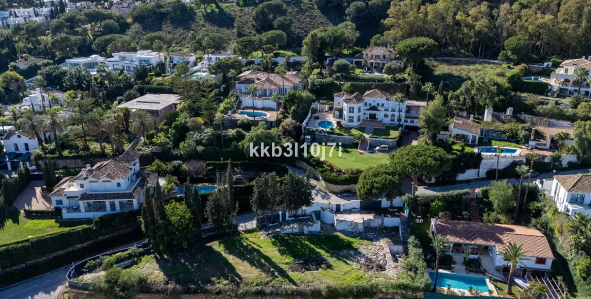 Venta de villa independiente en Nueva Andalucía 23