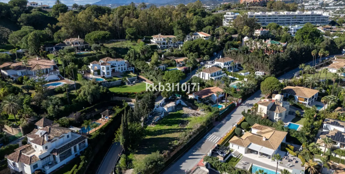 Venta de villa independiente en Nueva Andalucía 26