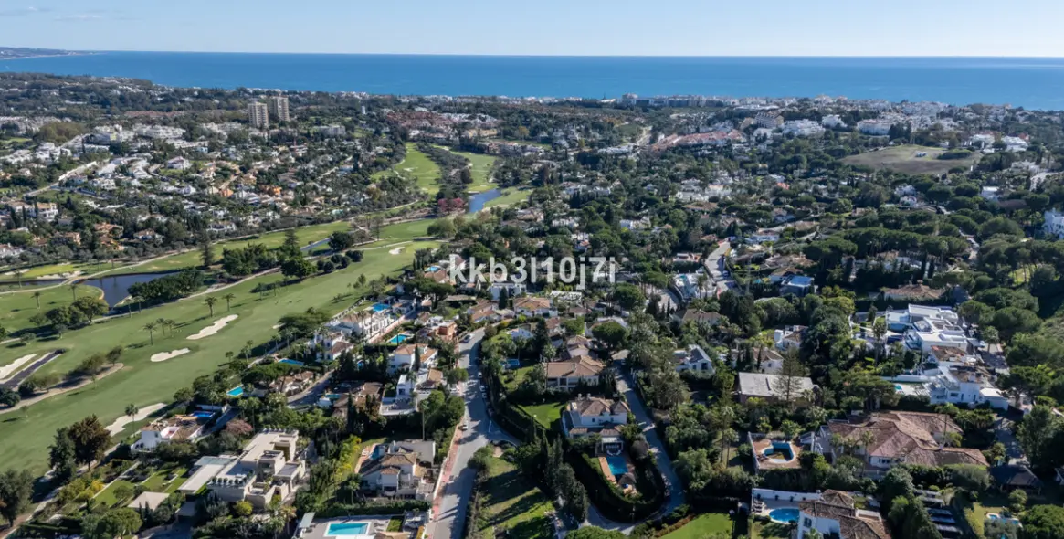 Venta de villa independiente en Nueva Andalucía 29