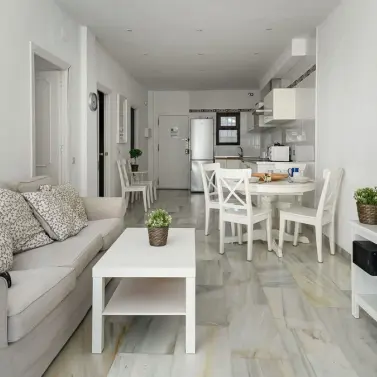 Долгосрочная аренда апартаментов на первом этаже в Mijas