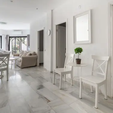 Долгосрочная аренда апартаментов на первом этаже в Mijas