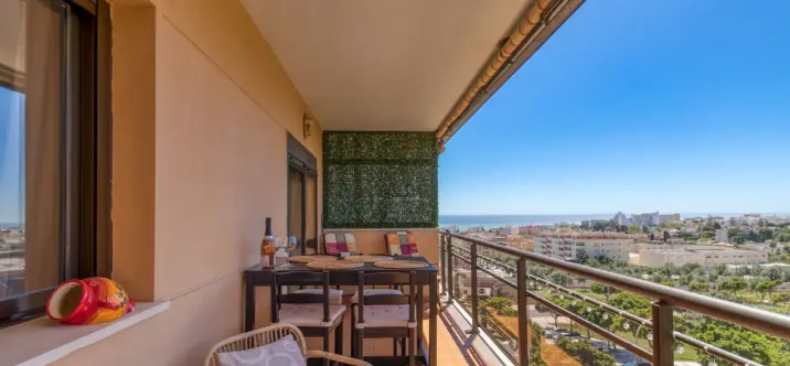 Продажа апартаментов на среднем этаже в Torremolinos 0