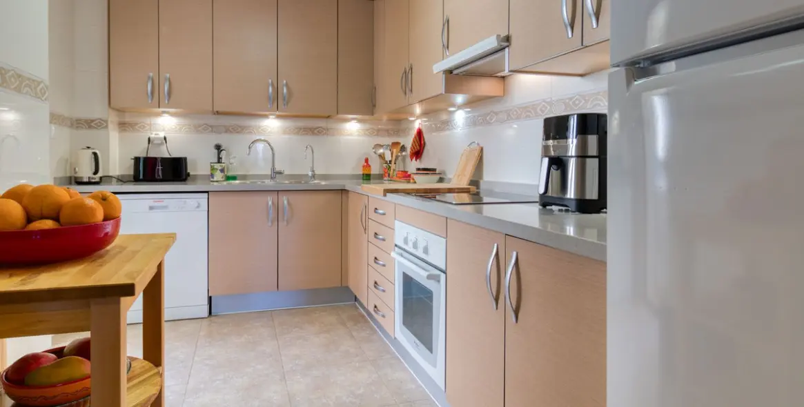 Sale of middle floor apartment in Torremolinos 30