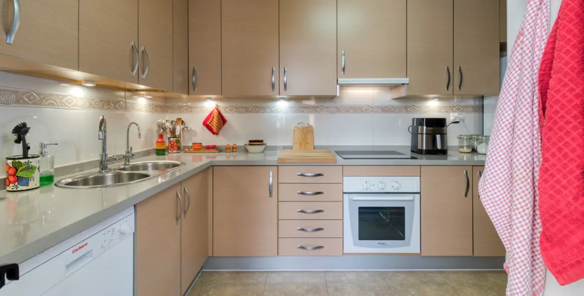 Sale of middle floor apartment in Torremolinos 32