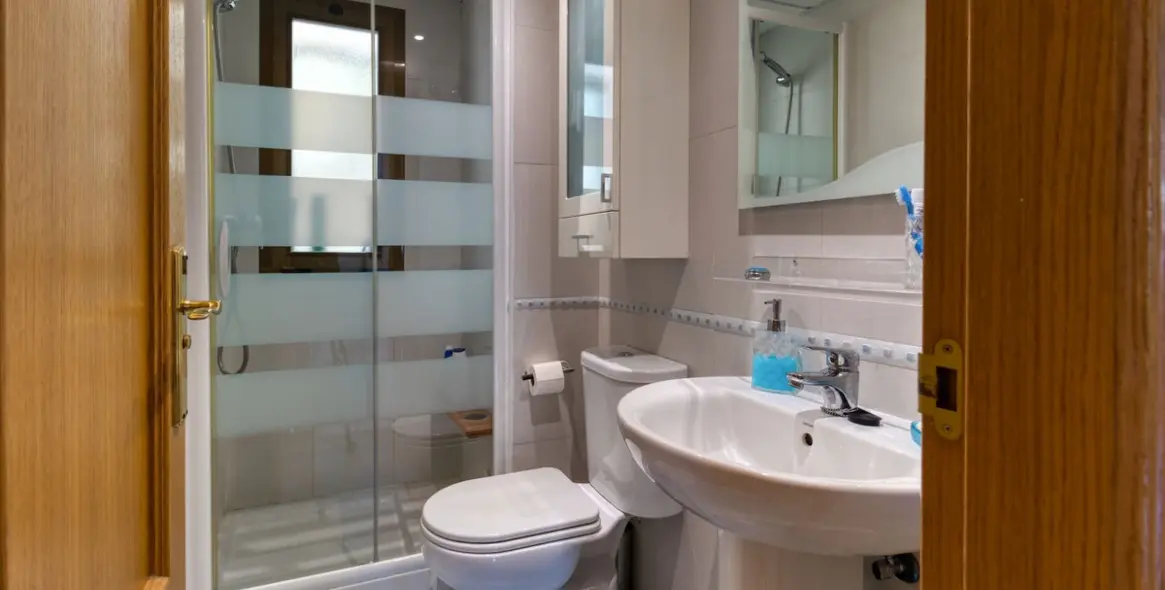 Sale of middle floor apartment in Torremolinos 38