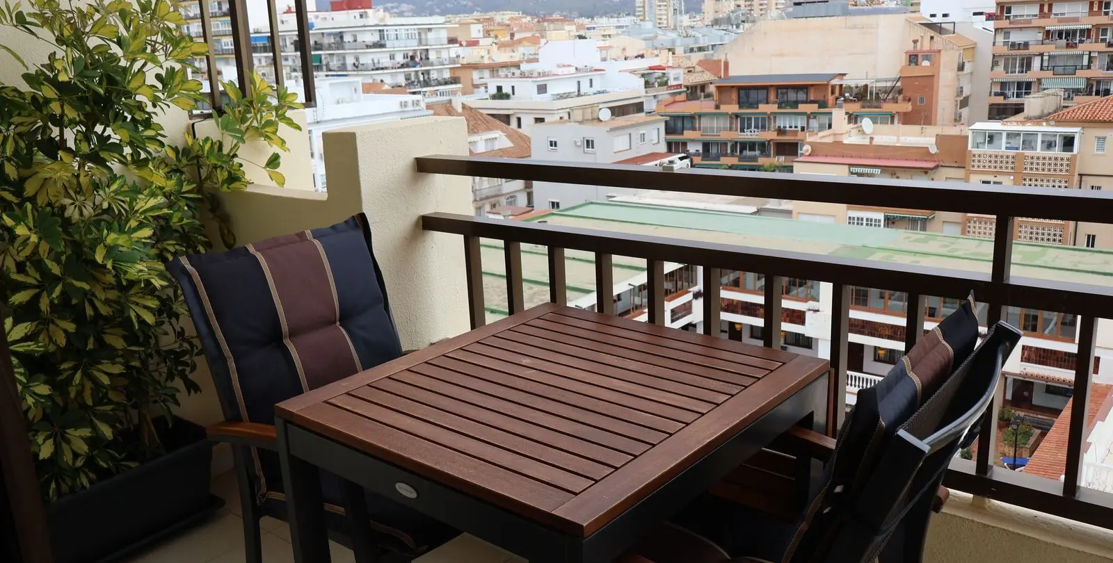 Venta de apartamento en planta media en Fuengirola 1