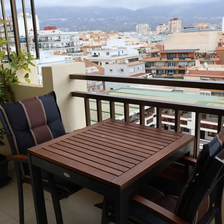 Sale of middle floor apartment in Fuengirola