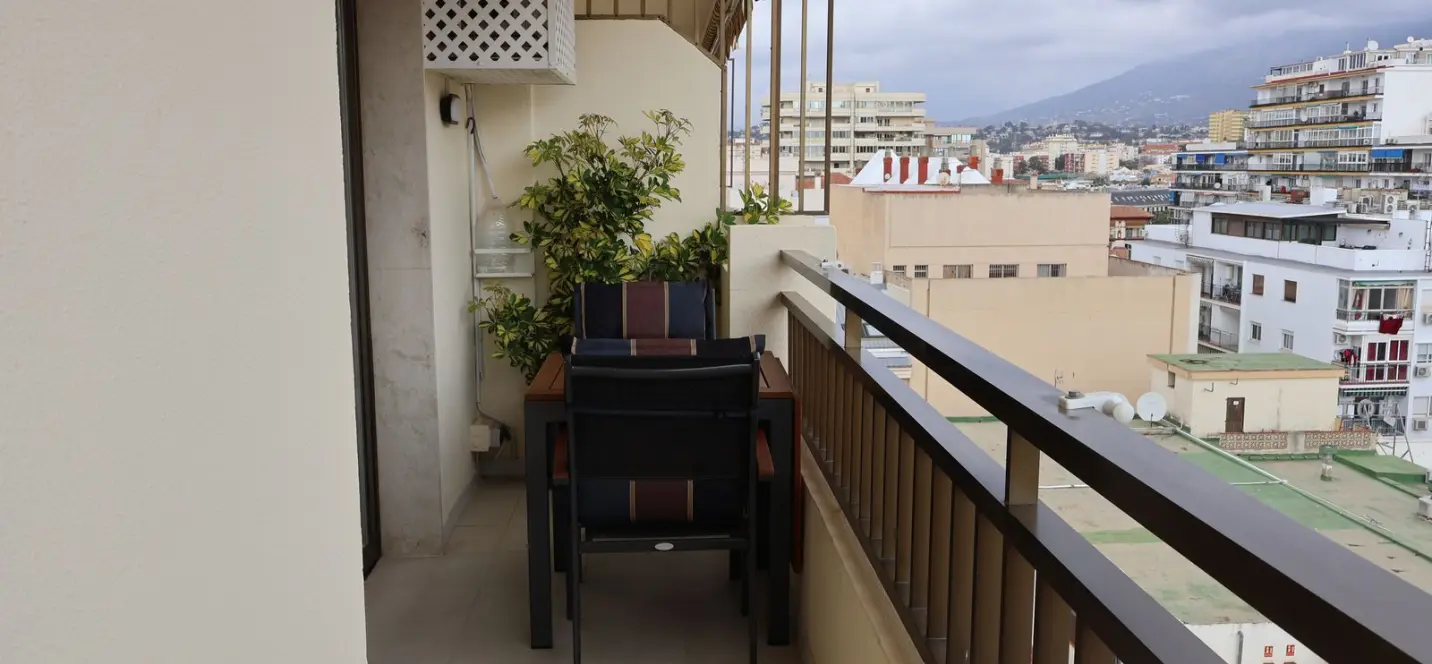 Sale of middle floor apartment in Fuengirola 3