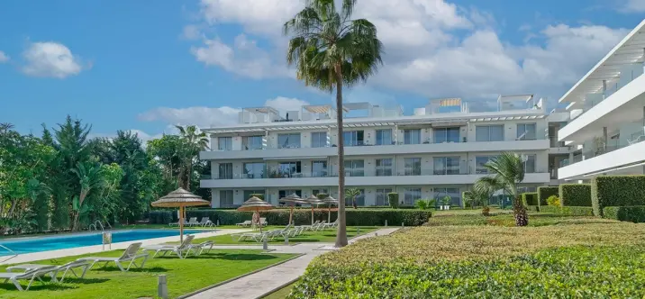 Продажа апартаментов на первом этаже в Bel Air 0