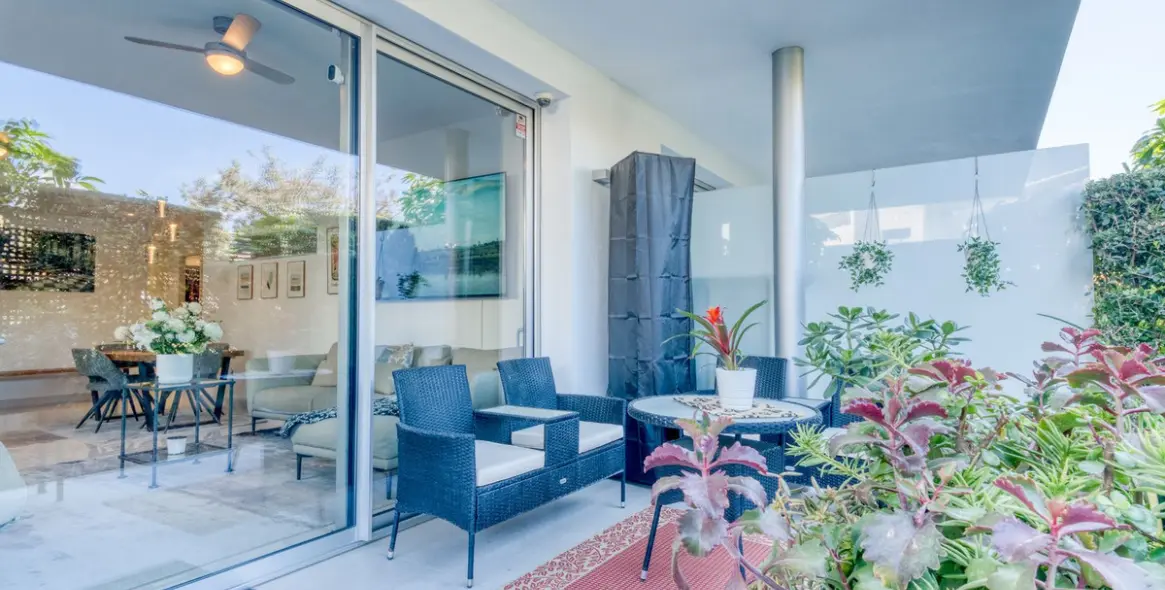 Sale of ground floor apartment in Bel Air 3