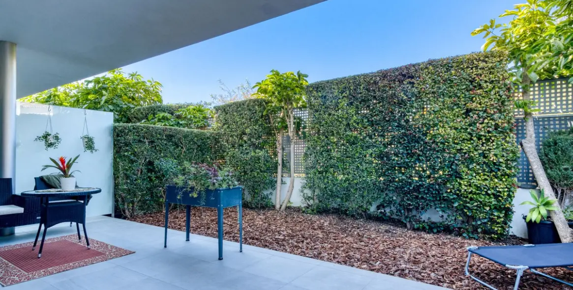 Sale of ground floor apartment in Bel Air 4