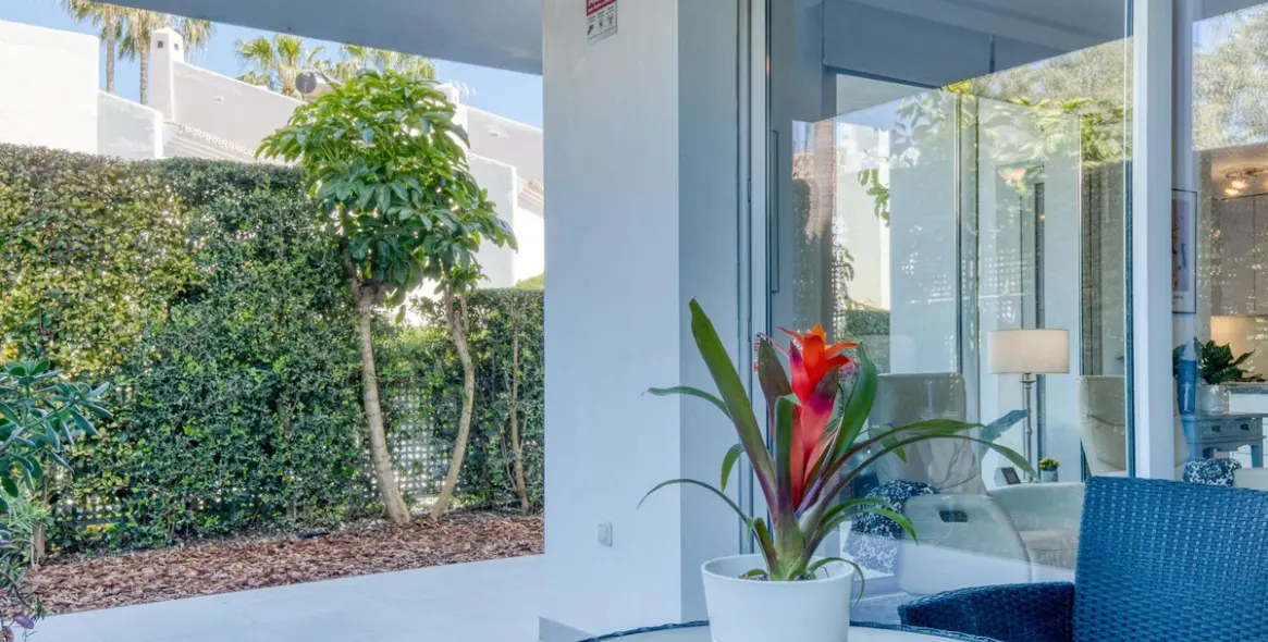 Sale of ground floor apartment in Bel Air 17