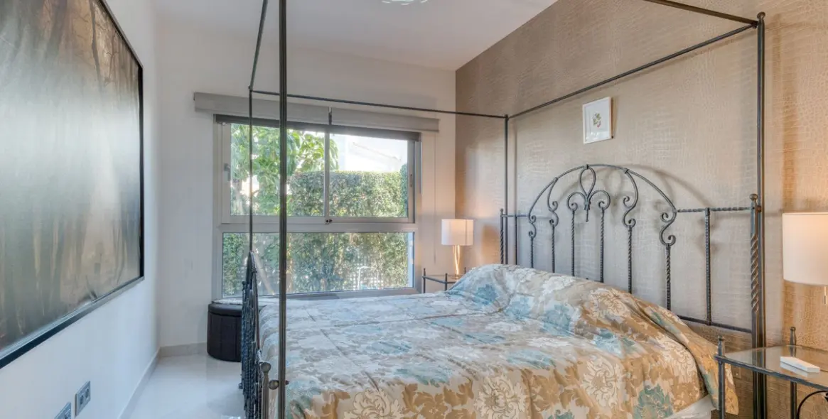 Sale of ground floor apartment in Bel Air 19