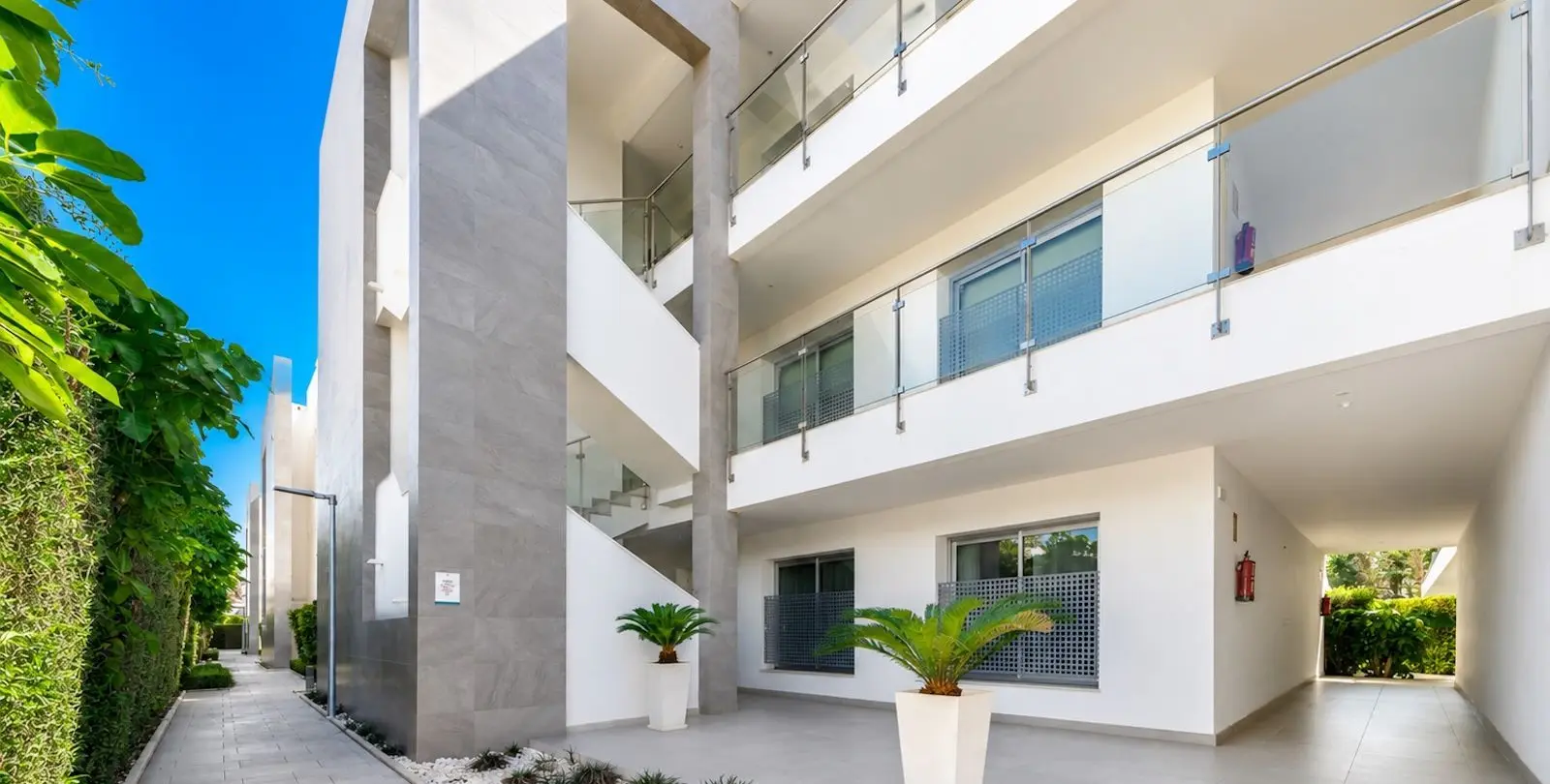 Venta de apartamento en planta baja en Bel Air 27