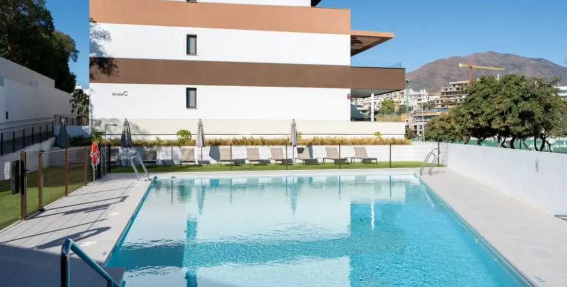 Продажа апартаментов на среднем этаже в Estepona 2