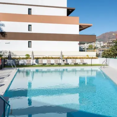 Продажа апартаментов на среднем этаже в Estepona