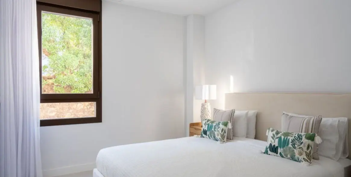 Продажа апартаментов на среднем этаже в Estepona 5