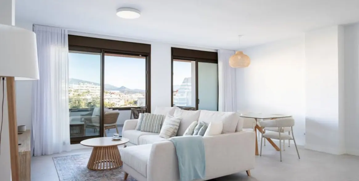 Продажа апартаментов на среднем этаже в Estepona 9