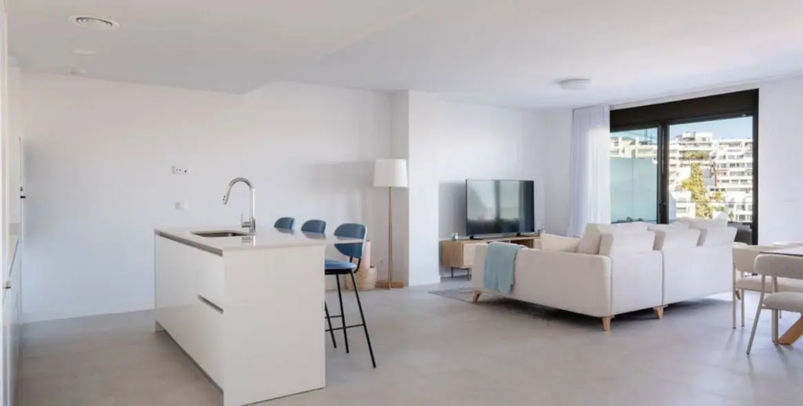 Продажа апартаментов на среднем этаже в Estepona 11