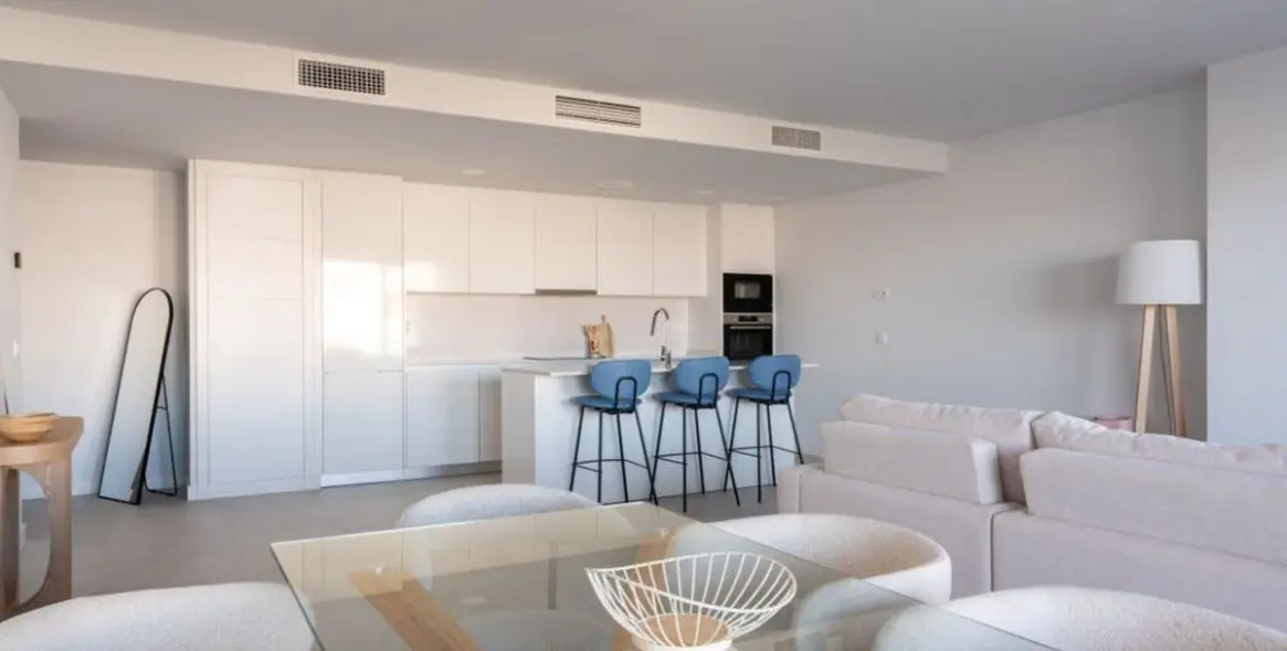 Продажа апартаментов на среднем этаже в Estepona 12