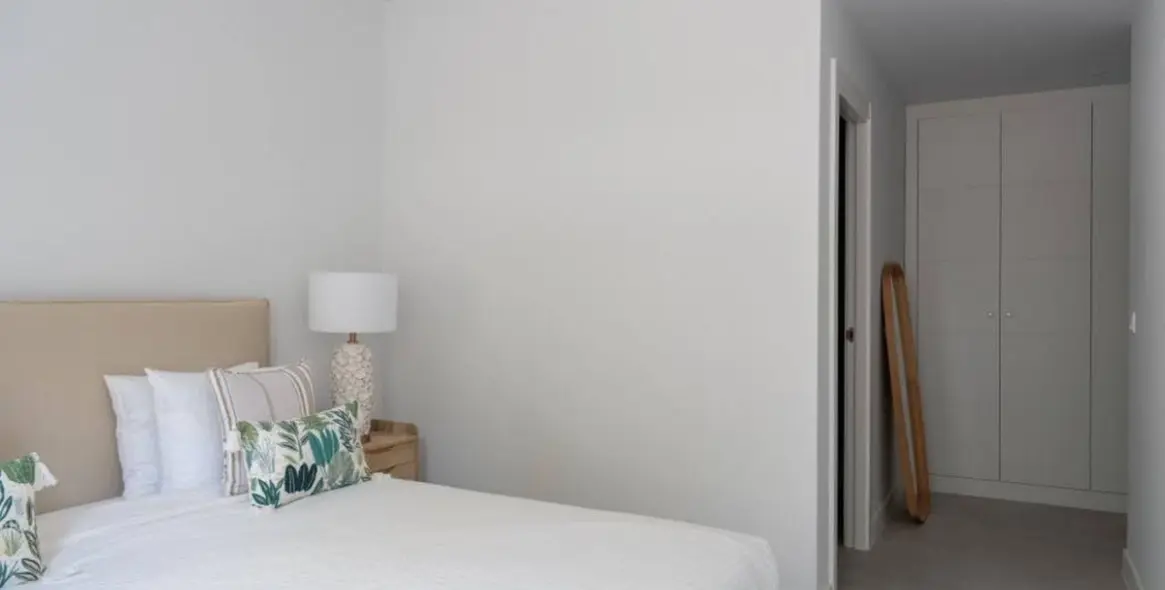 Продажа апартаментов на среднем этаже в Estepona 15