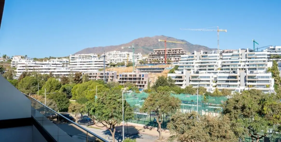 Продажа апартаментов на среднем этаже в Estepona 26