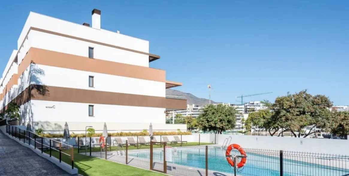 Продажа апартаментов на среднем этаже в Estepona 30