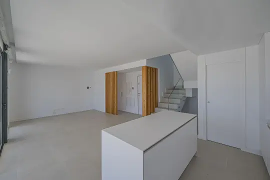 Image 8 thumb