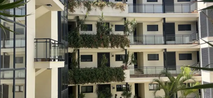 Short-term rent of middle floor apartment in New Golden Mile 0