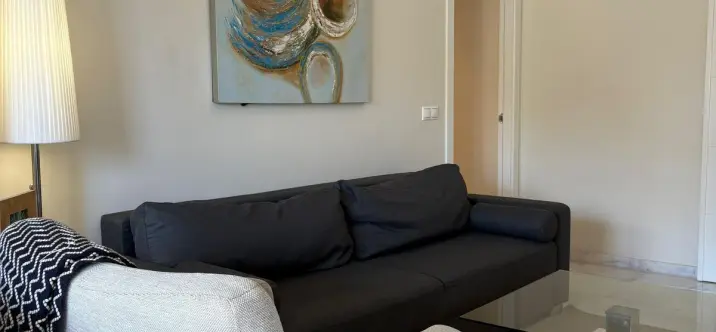 Short-term rent of middle floor apartment in New Golden Mile 2