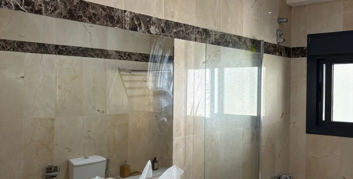 Short-term rent of middle floor apartment in New Golden Mile 11