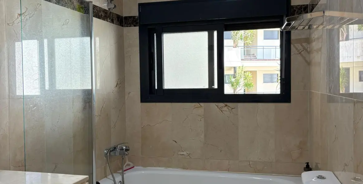 Short-term rent of middle floor apartment in New Golden Mile 12