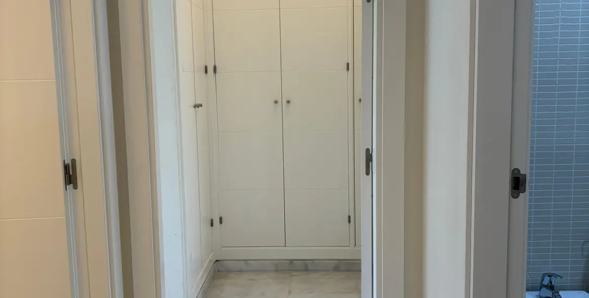 Short-term rent of middle floor apartment in New Golden Mile 13