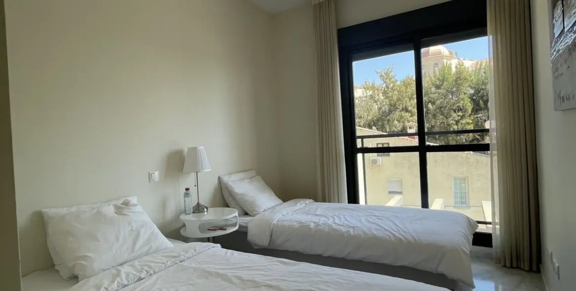 Short-term rent of middle floor apartment in New Golden Mile 14