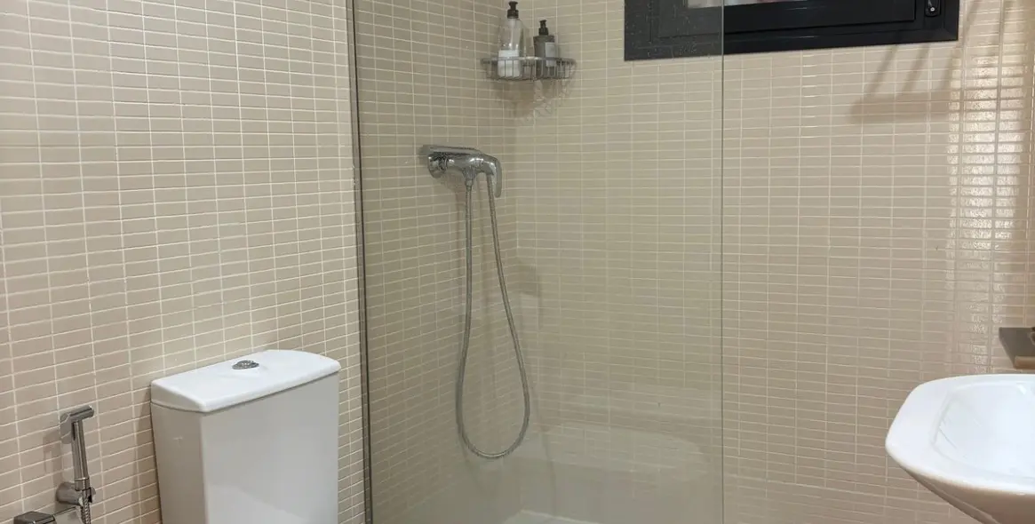 Short-term rent of middle floor apartment in New Golden Mile 15