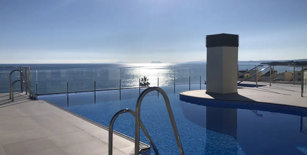 Short-term rent of middle floor apartment in New Golden Mile 17