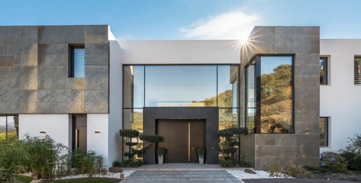 Sale of detached villa in El Madroñal 3