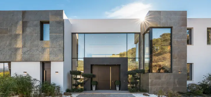 Sale of detached villa in El Madroñal 2